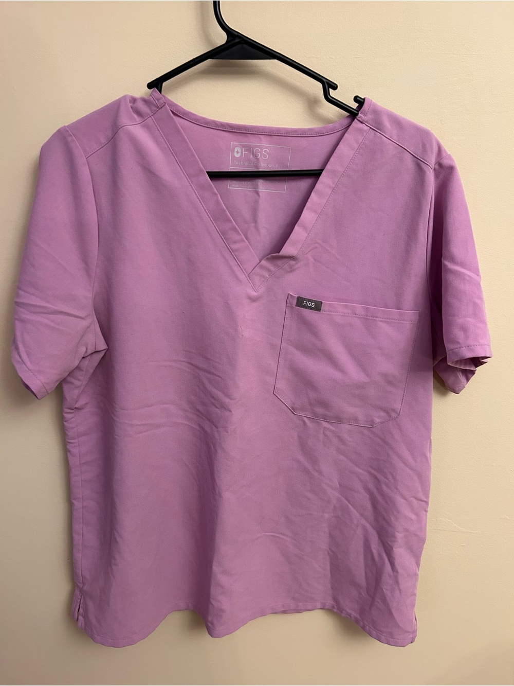 FIGS women’s Catarina One-Pocket Scrub Top - dusk